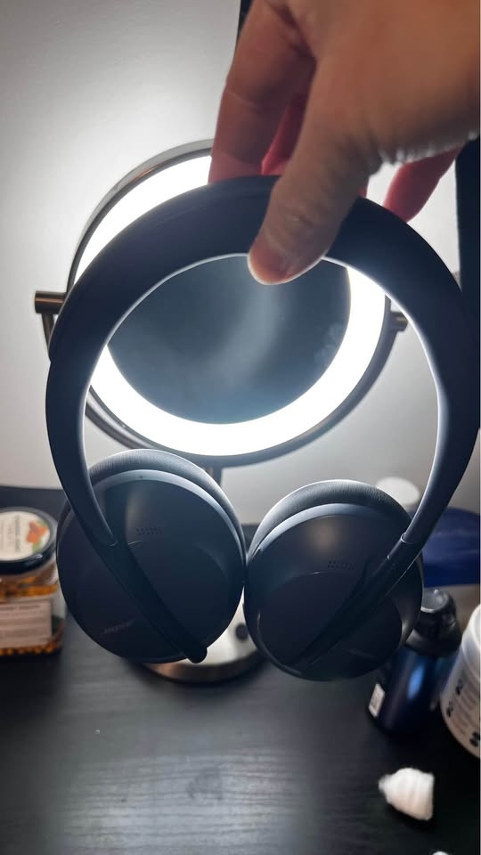 Bose Noise Cancelling Headphones 700 (NC700) - photo 2