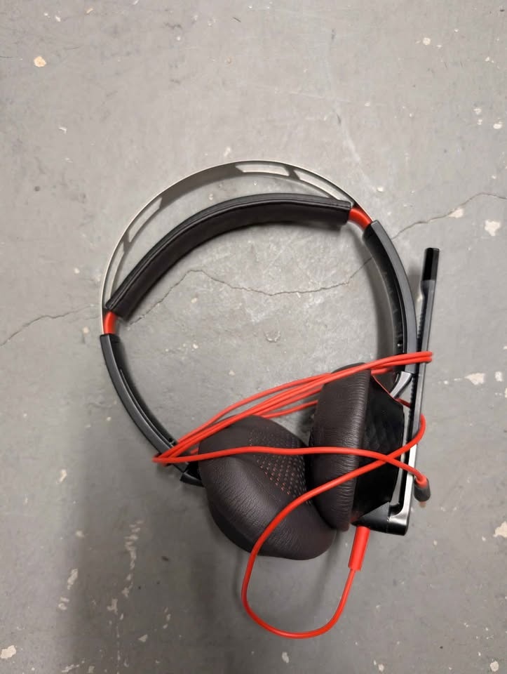 2× Plantronics Blackwire C3220 Headsets – 1 with USB-C Adapter - photo 2