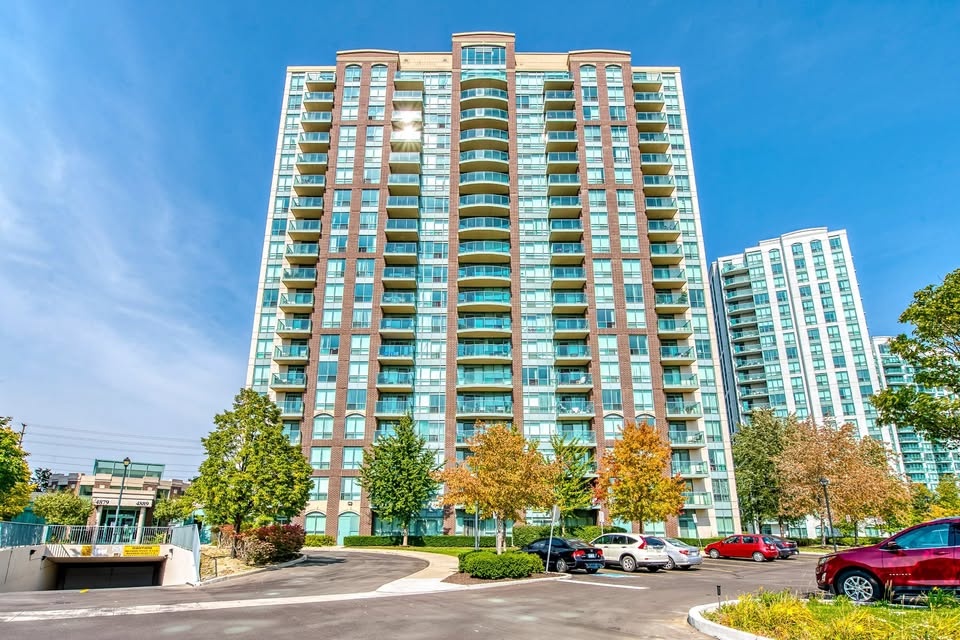 2 Beds 2 Baths Apartment