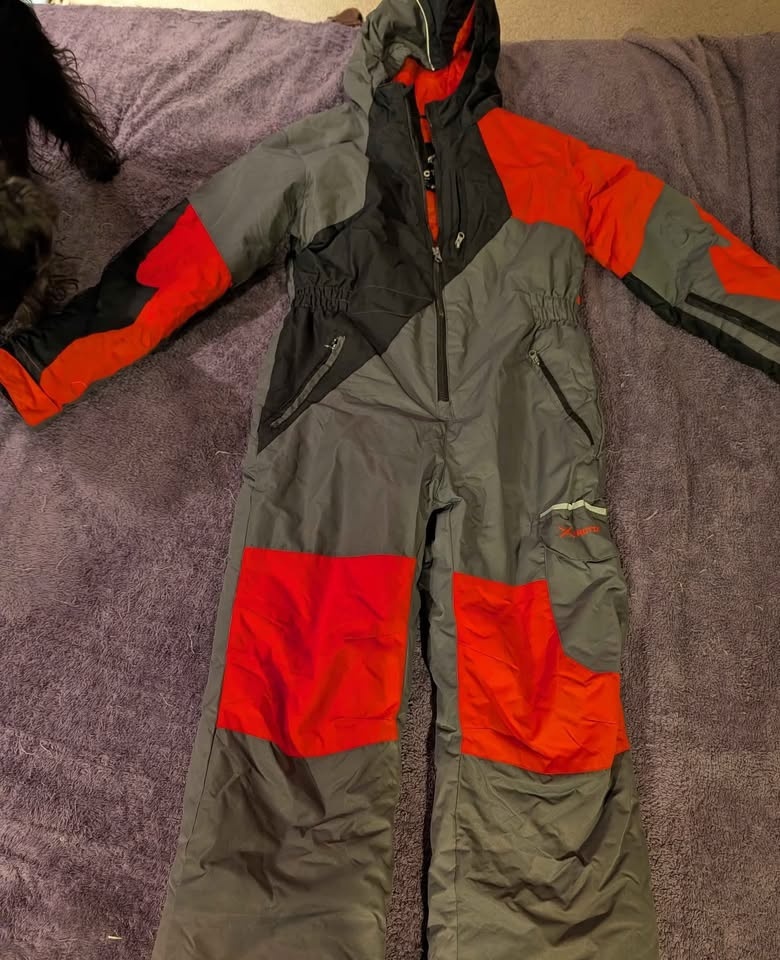 Youth Snowsuit Size Large - photo 4