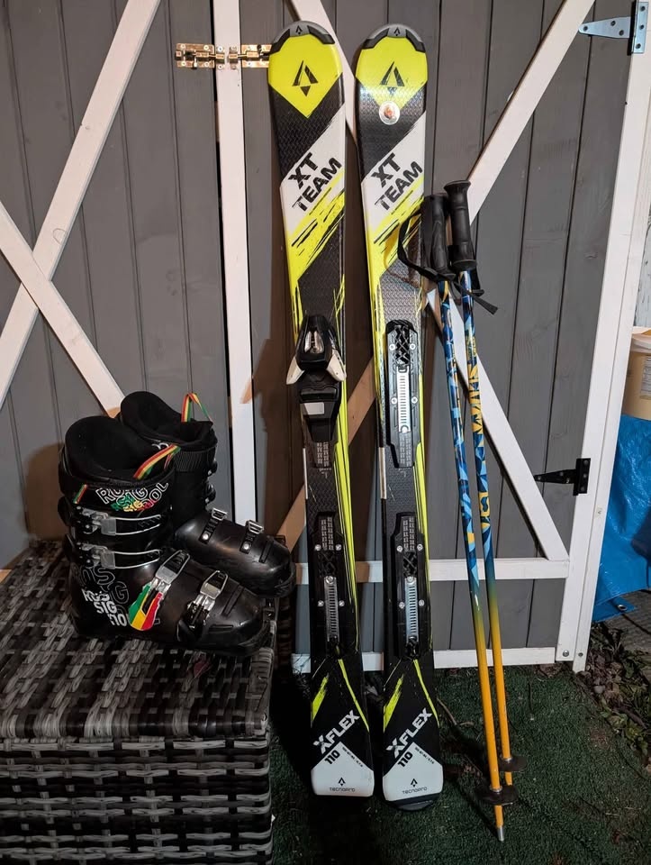 TecnoPro Xteam kids skis + boots & poled - photo 4