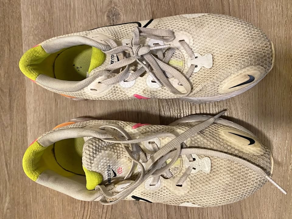 👟 Nike Running Shoes – Size 8.5 – Well Used