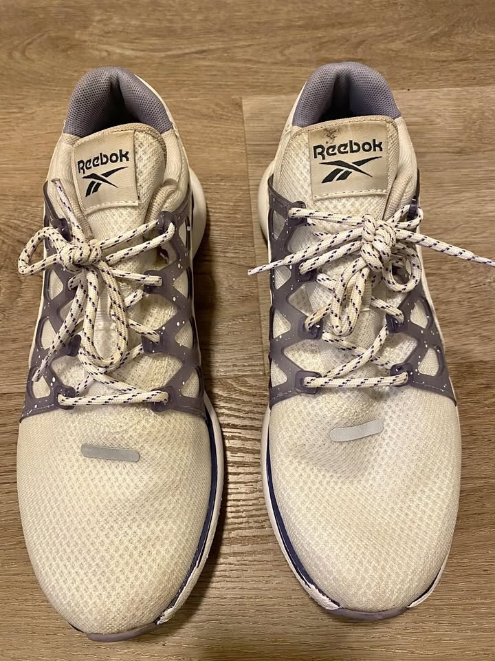 👟 Reebok Women’s Running Shoes – Size 9.5 – Great Condition