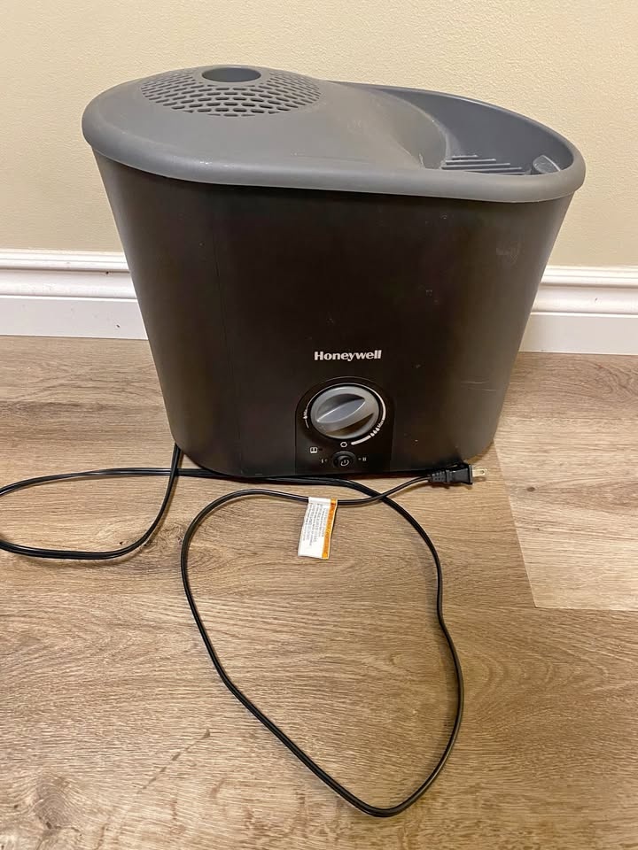 ✨ Honeywell Cool Mist Humidifier – Great Condition! ✨