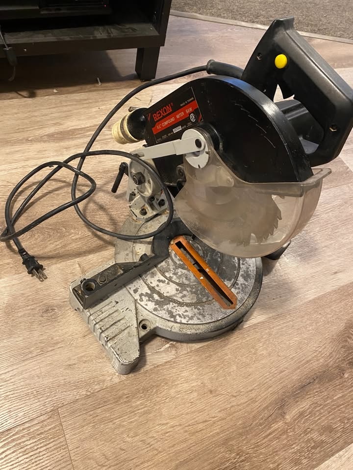 📌 8¼" Rexon Compound Miter Saw – Works Great! 🔧 - photo 2