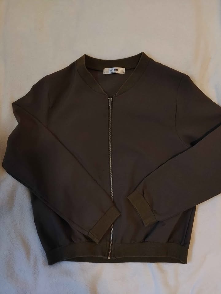 Clothing Sale - items under $5 - photo 4