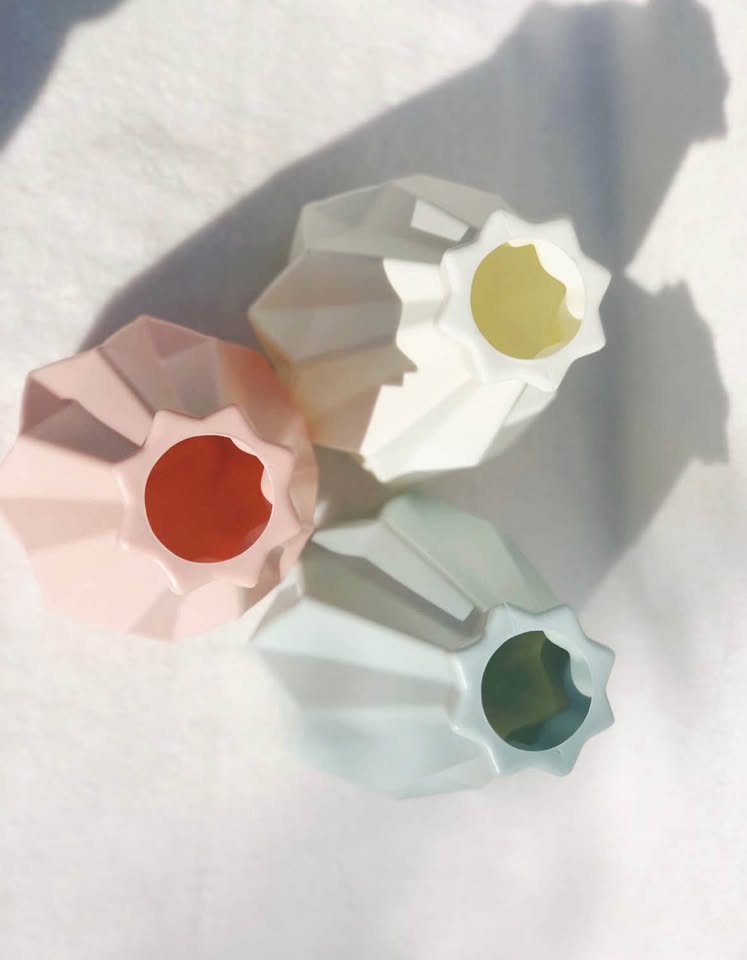 *NEW* PLASTIC geometric vase, white SOLD - photo 5