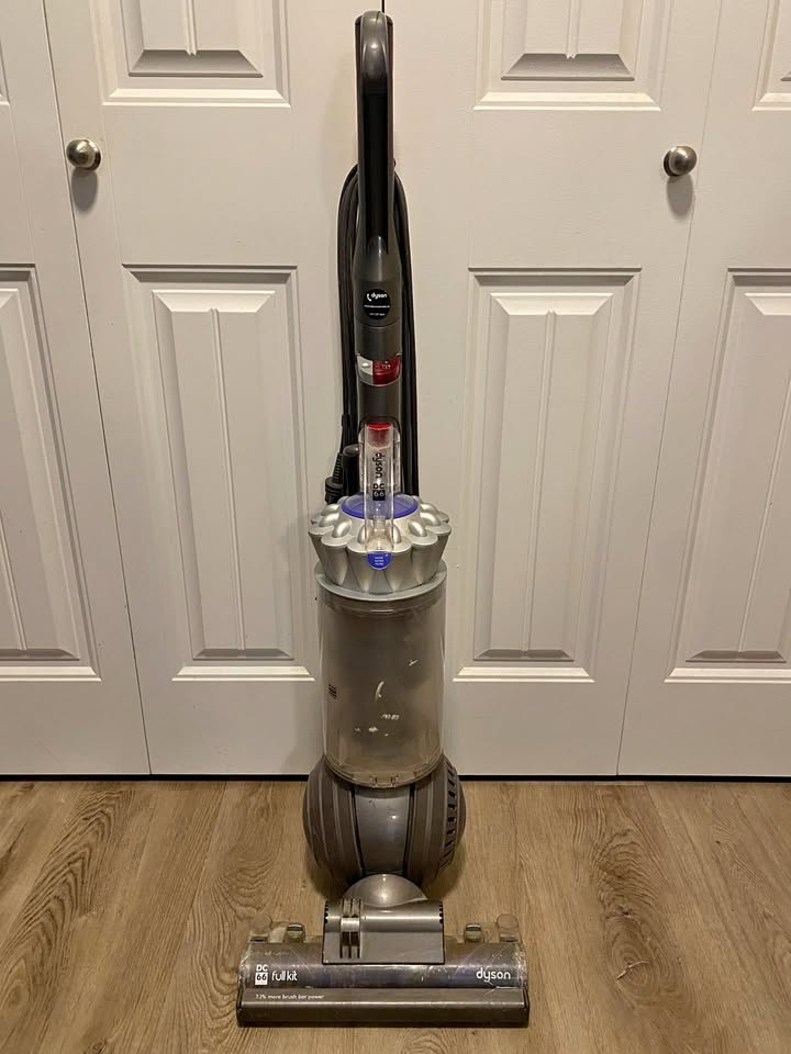 Dyson DC66 Upright Vacuum – Full Kit – Powerful Suction