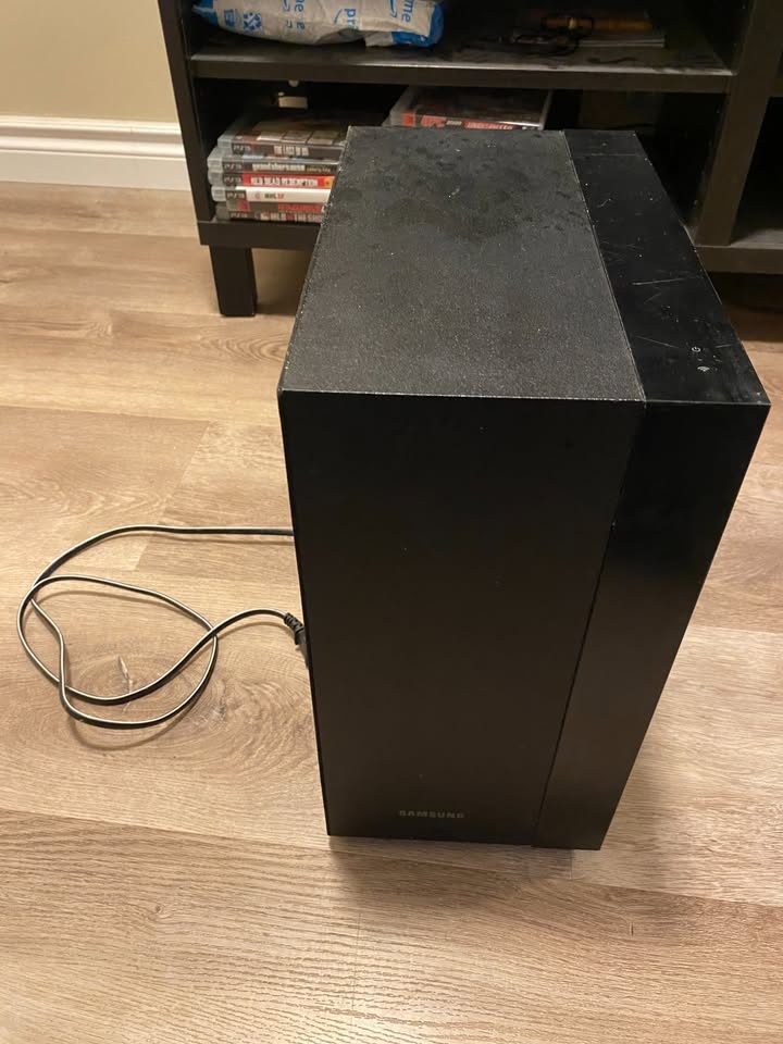 Samsung Wireless Active Subwoofer – Model PS-WH450 – Works Great - photo 2