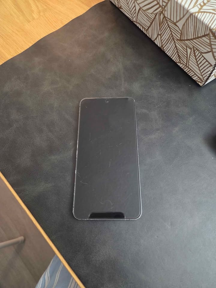 Samsung Galaxy S24 - photo 3