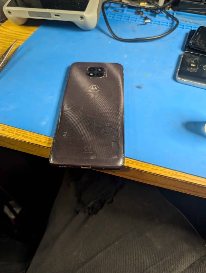 64gb Unlocked Motorola G Power 2021 - photo 2