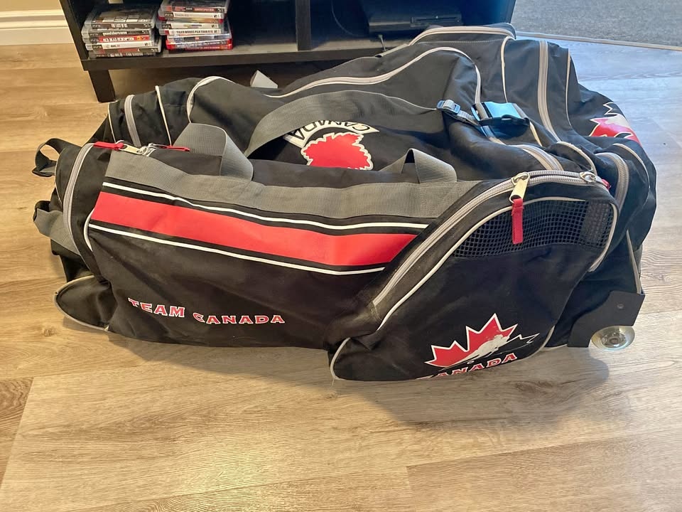 🏒 Team Canada Hockey Equipment Bag (Wheeled)