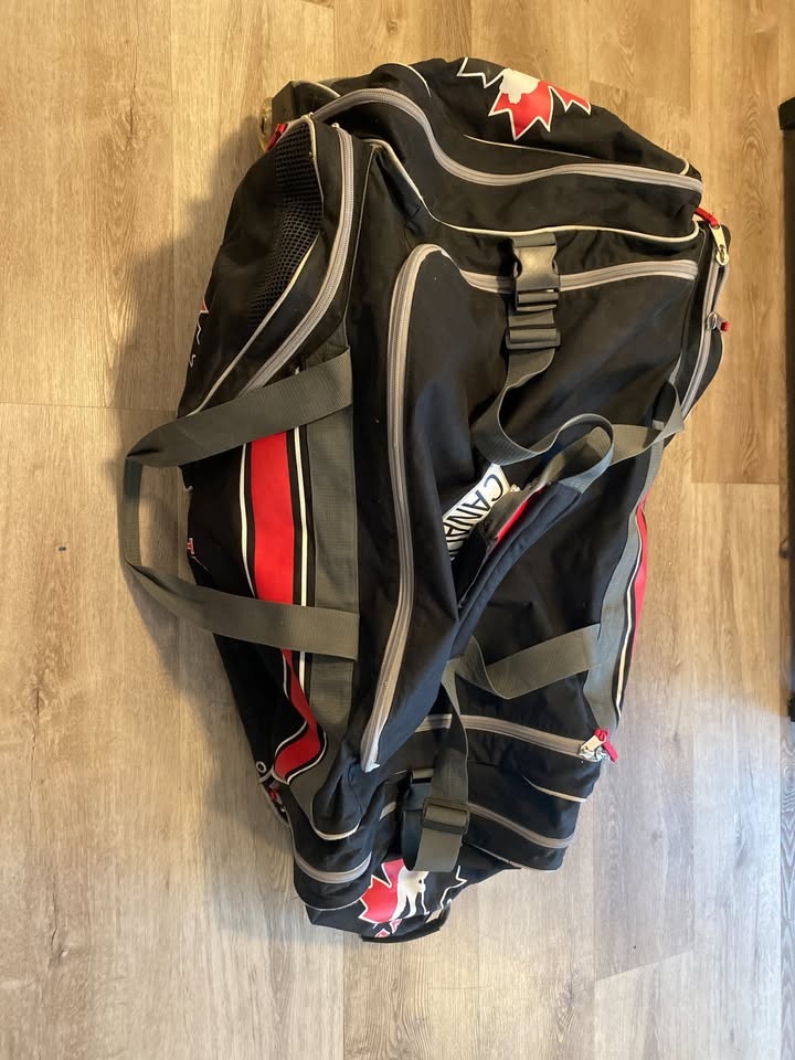 🏒 Team Canada Hockey Equipment Bag (Wheeled) - photo 3