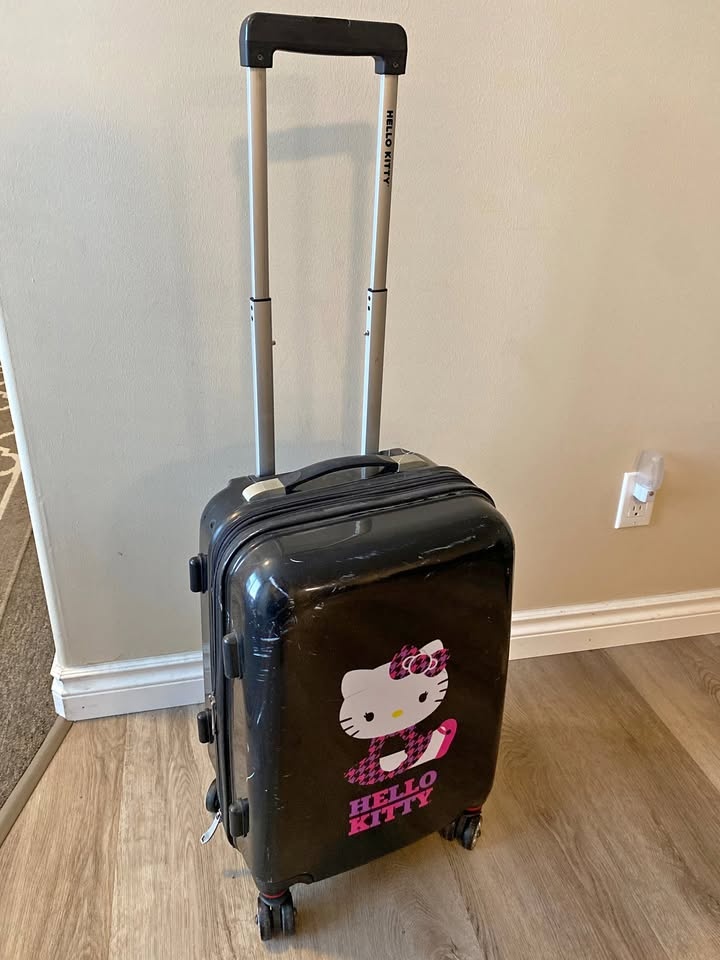 🧳 Hello Kitty Hard Shell Carry-On Suitcase