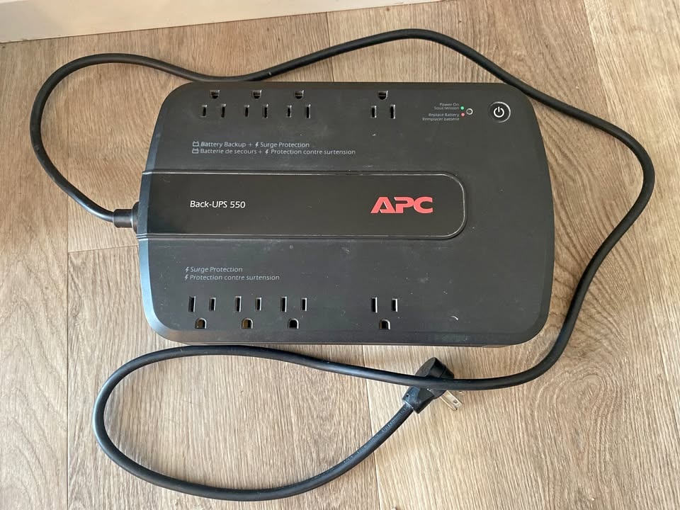 🔋 APC Back-UPS 550 (Battery Backup & Surge Protector)