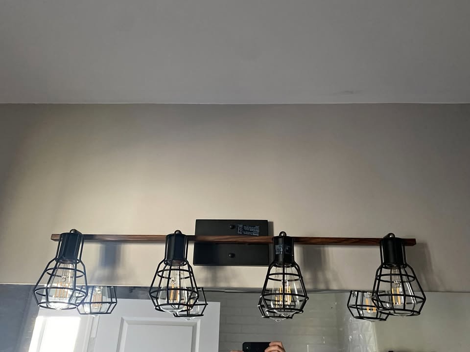 🛠️ For Sale: Modern 4-Light Vanity Fixture 🛠️
