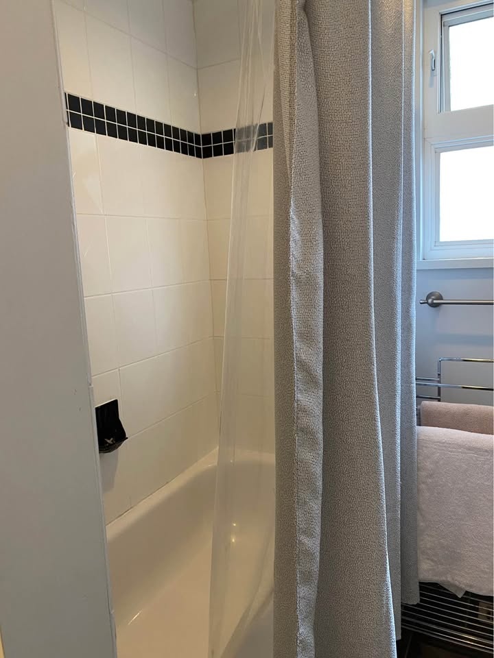 Private room for rent - photo 3