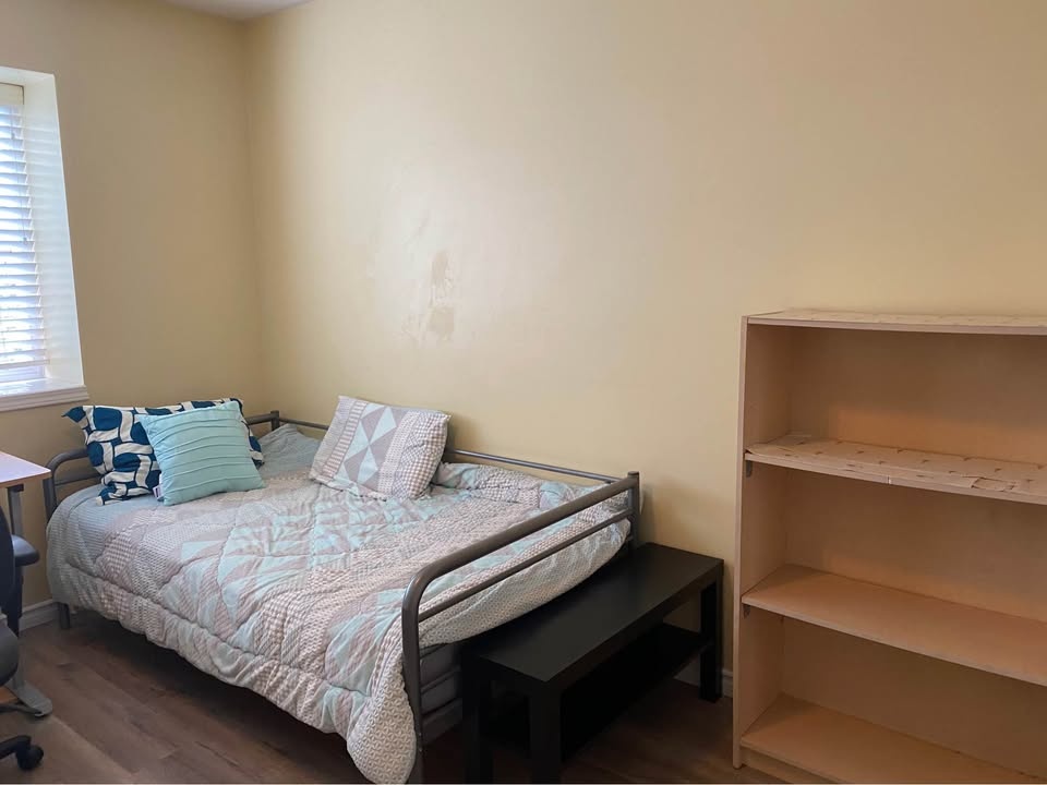 Private room for rent - photo 5