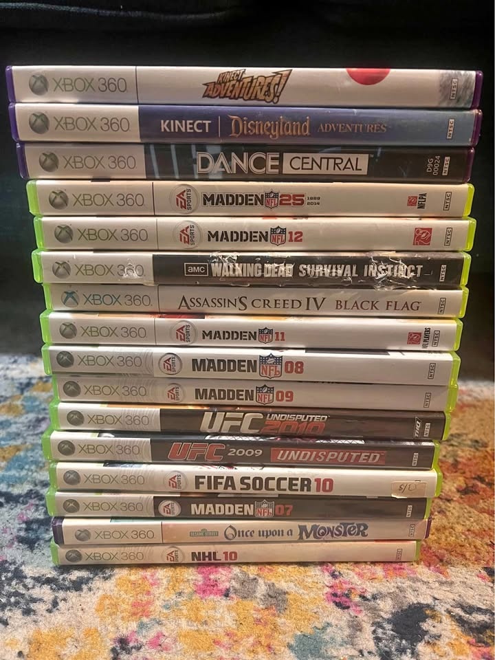 Xbox 360 w/ Kinect + games