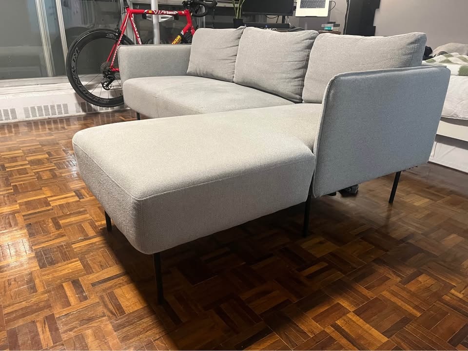 Structube Mini Right-Facing Sectional Sofa