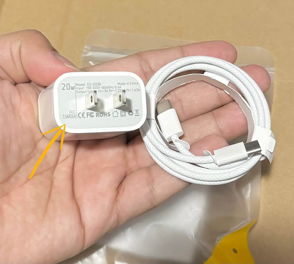 iPhone 17/16/15 Type C Fast Charger Set *NEW* w/ Cable - photo 2