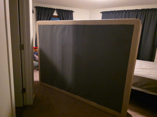 Queen bed spring box