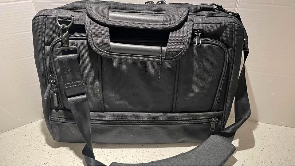 Large Brenthaven Laptop Bag - Black / Heavy-Duty