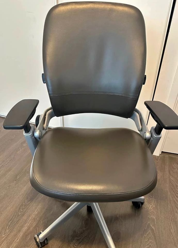Steelcase Leap V2 Chair TALL Version with original Brown Leather