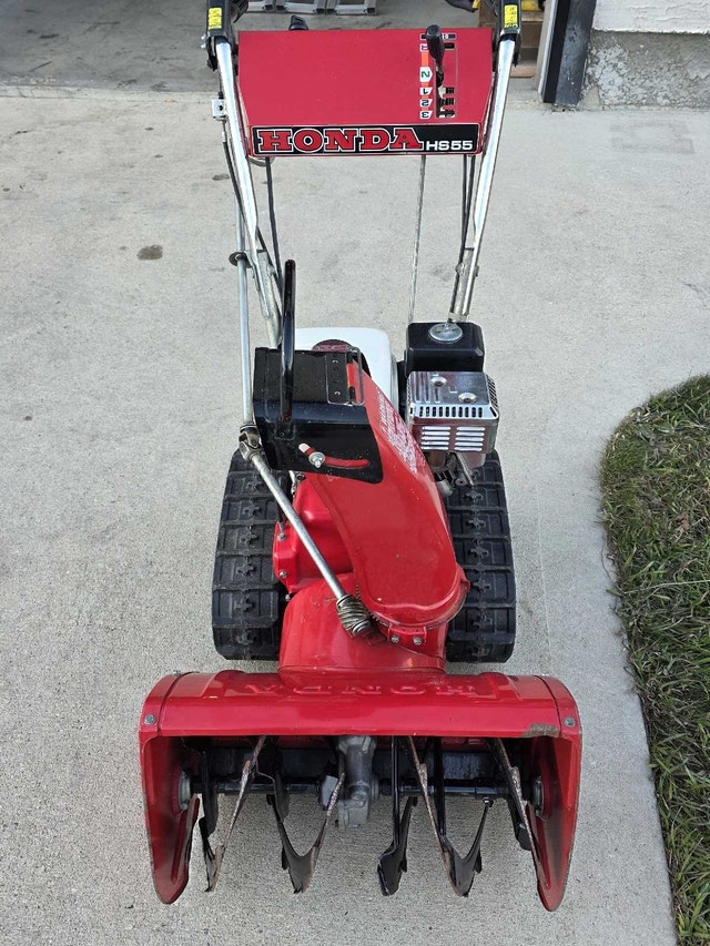 Honda HS55 Snowblower with Tracks - photo 2
