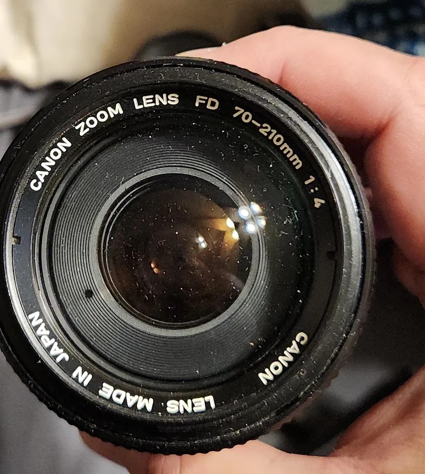 Canon T 90 with Canon Zoom Lens FD 70-210mm // Flash - photo 3