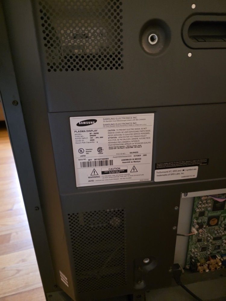 Samsung flat screen TV in good condition - photo 2