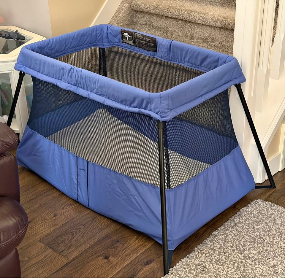 Baby Bjorn Travel Crib