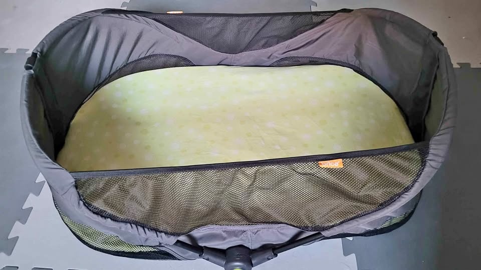 Brica foldable bassinet