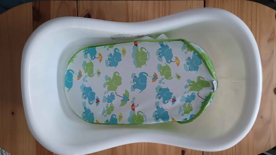 Baby bath tub and chair - photo 3