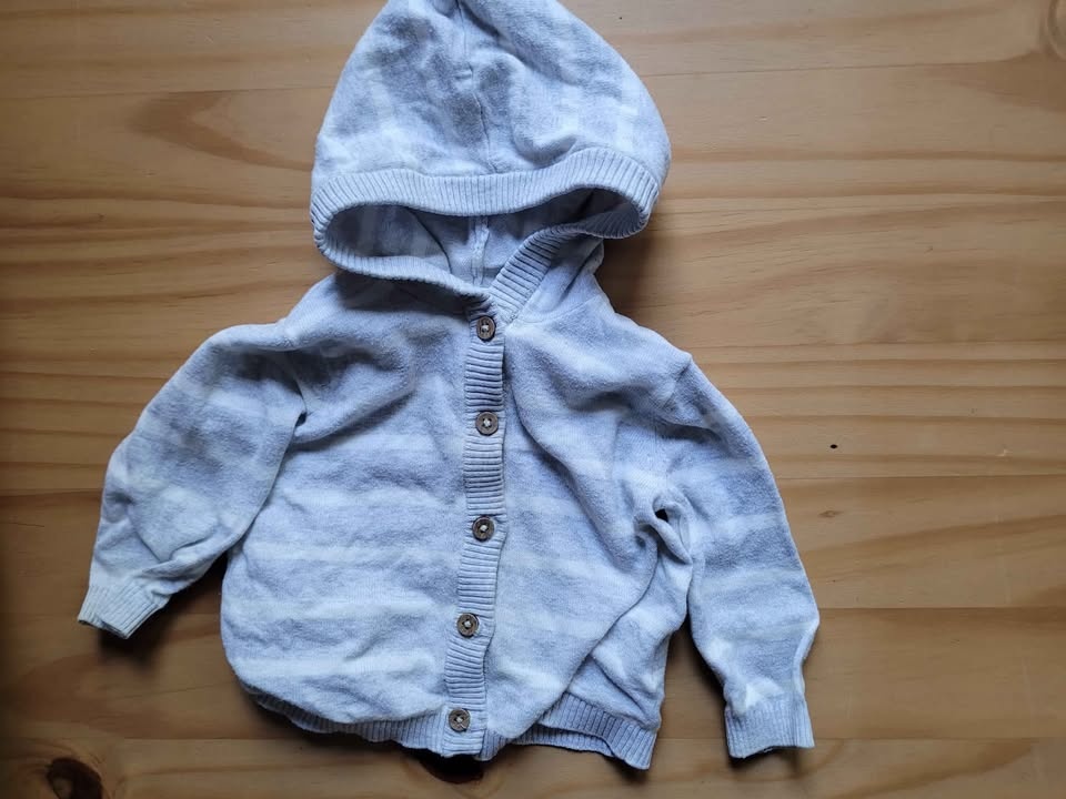 6 months long sleeves top - photo 2