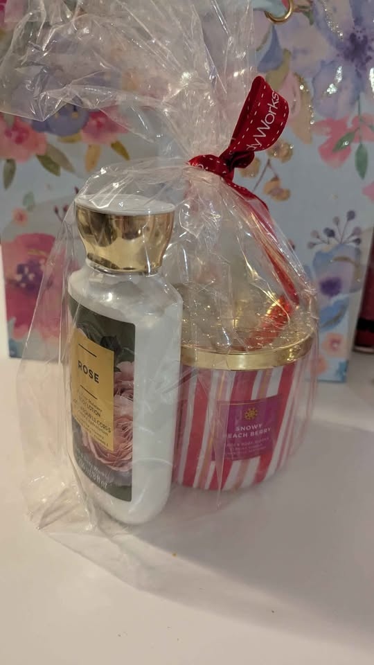 Wash & body work cream and candle gift bag