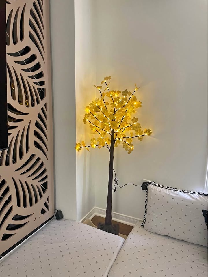 Golden maple leaf led tree for decoration