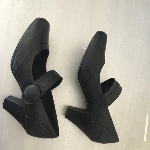 Clarks Bendable Black leather rounded toe Mary-Jane heels 7 M - photo 5