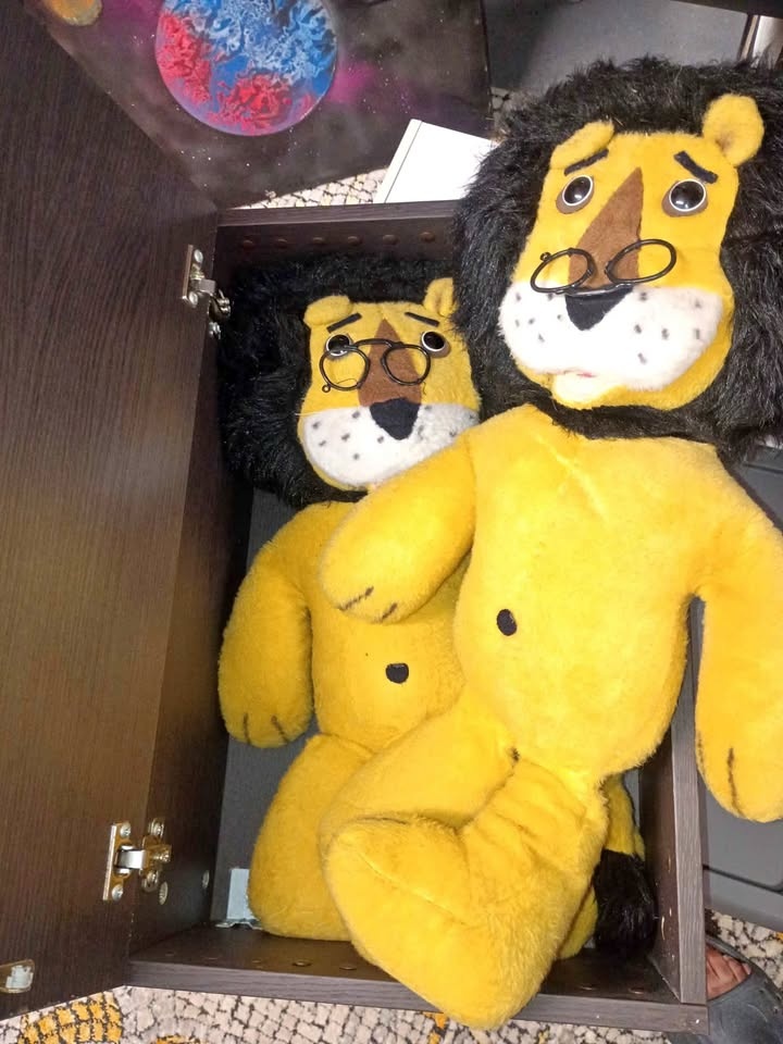 VINTAGE 1970's Animal Fair Hubert The Lion Harris Bank Plush 26