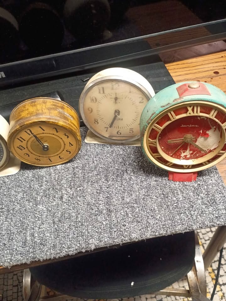 Metal Vintage clock's - photo 3