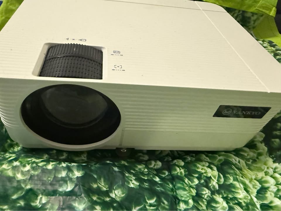 ✨ Vankyo Home Projector – Works Great! - photo 2
