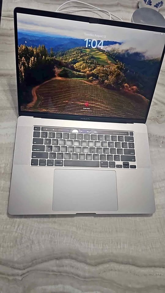 Macbook pro 2019 - 1TB, 32GB - 16" Intel i7