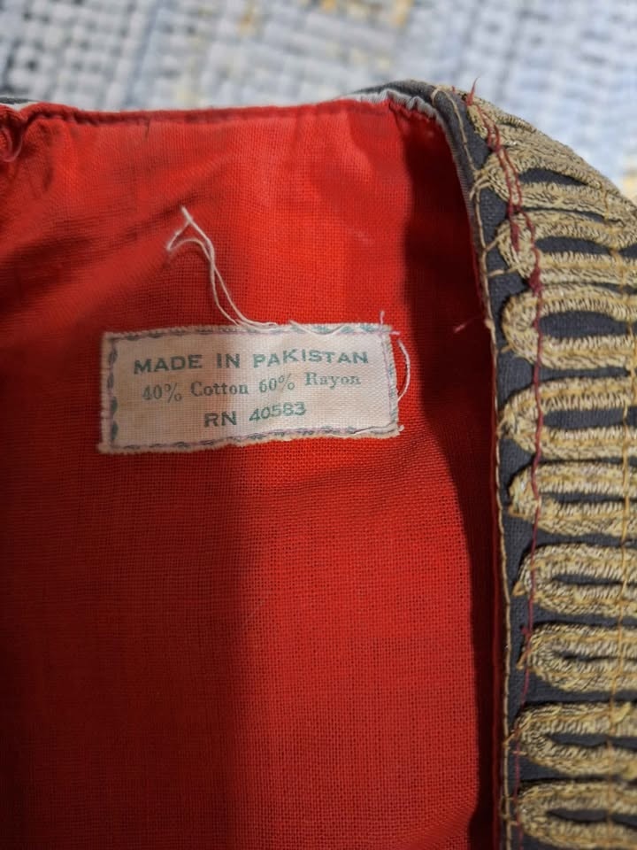 Pakistani Embroidered Velvet Vest - photo 4