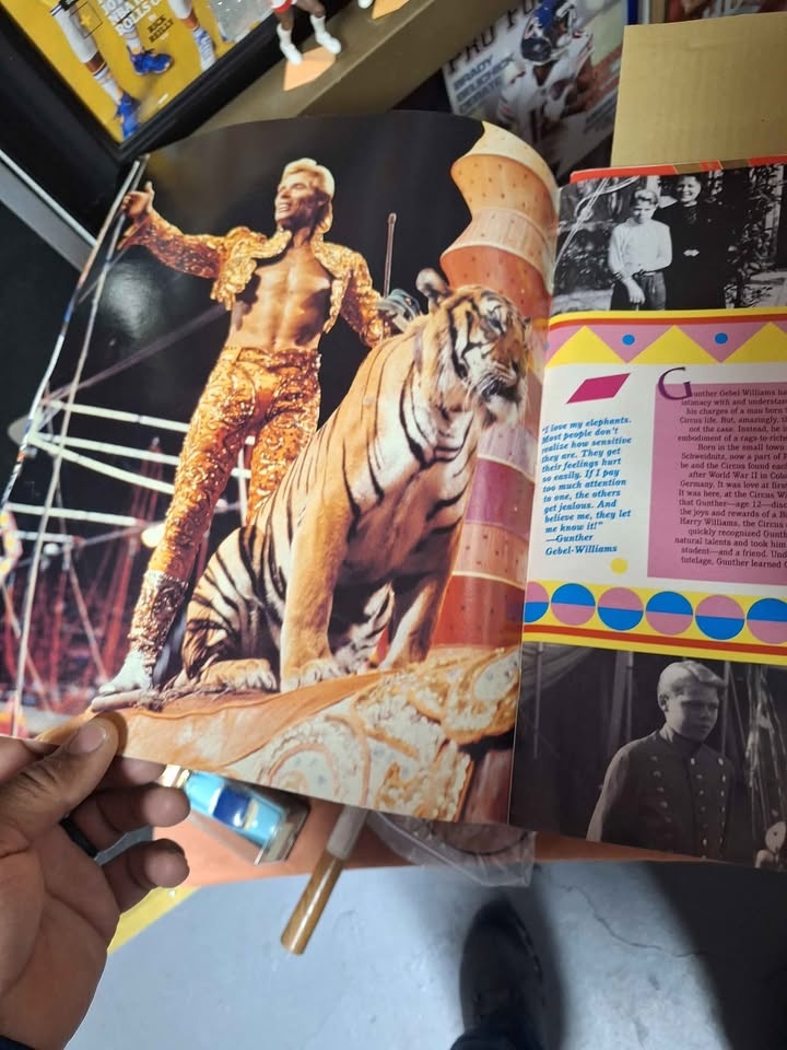 Vtg Ringling Bros Circus Program Gunther Gebel-Williams - photo 3