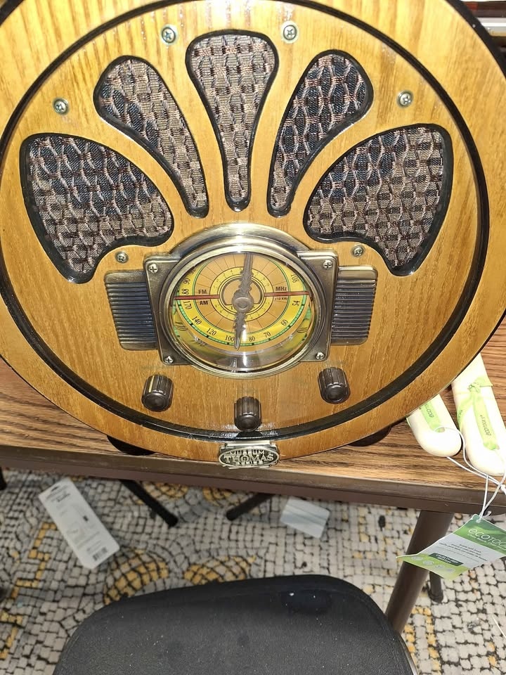 Vintage Thomas Museum Series Radio & Crosley Jukebox Radio - photo 3