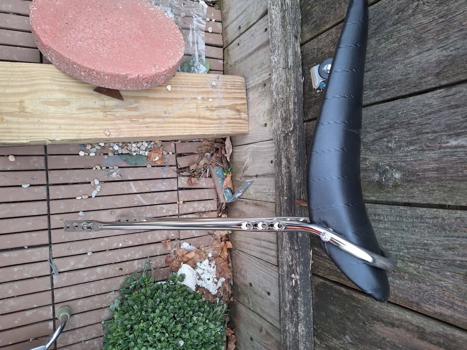 Vintage low rider seat and sissy bar - photo 2
