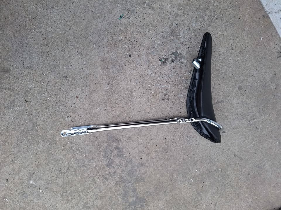 Vintage low rider seat and sissy bar - photo 4