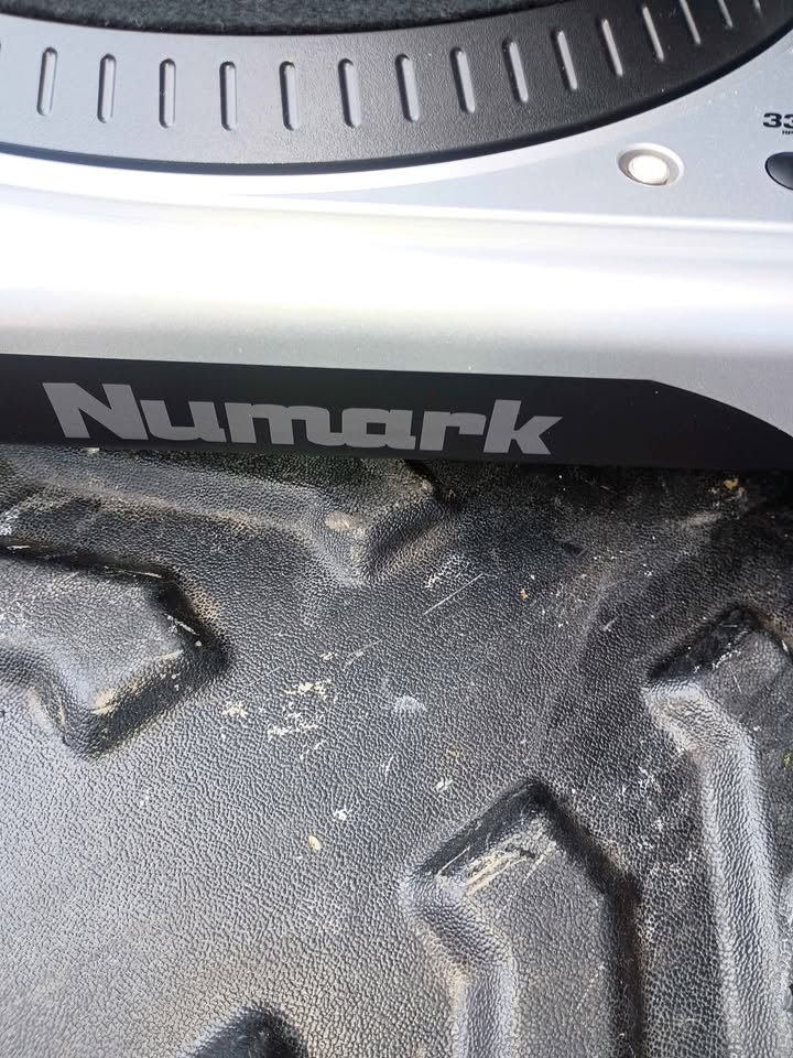Numark TT1600 Professional Turntable - photo 4