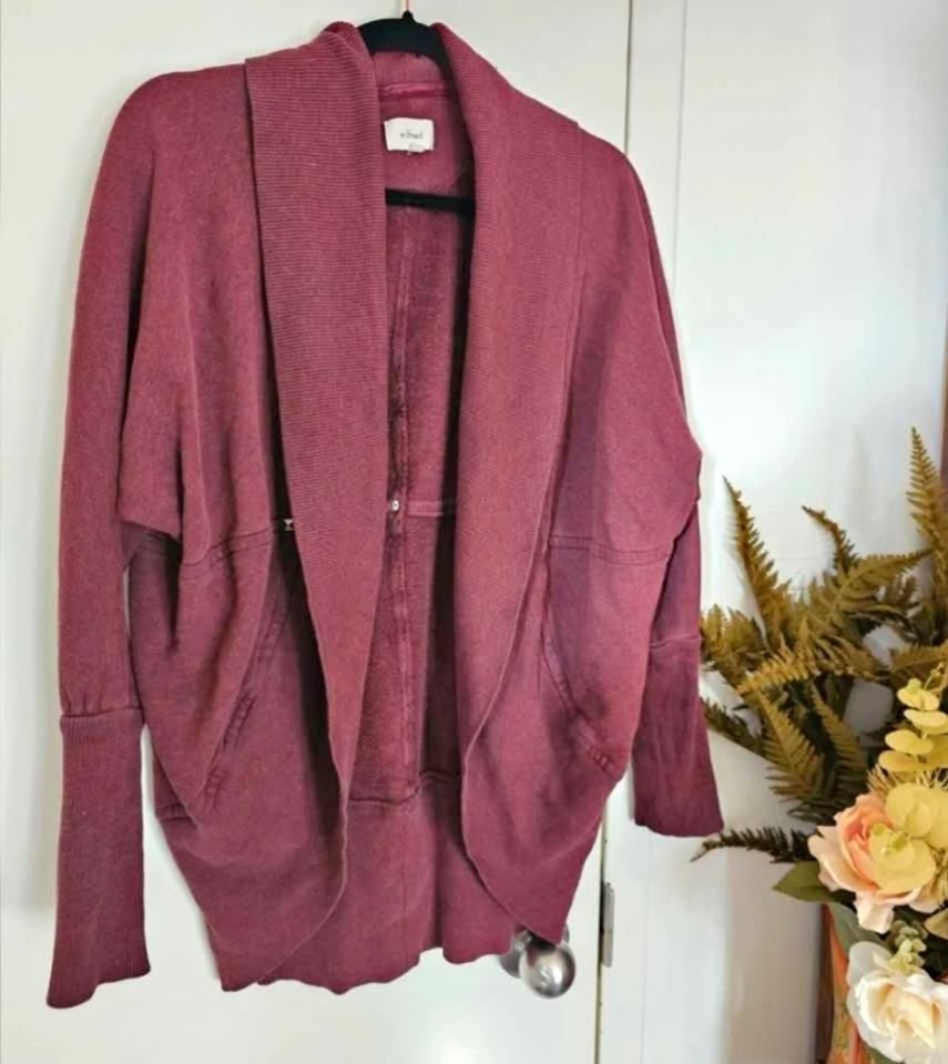 Size M Wilfred womens cardigan sweater Diderot burgundy dark red