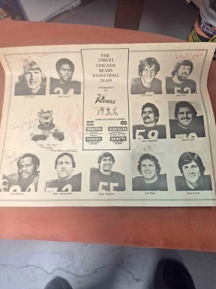 1980/81 Chicago Bears Basketball team signed